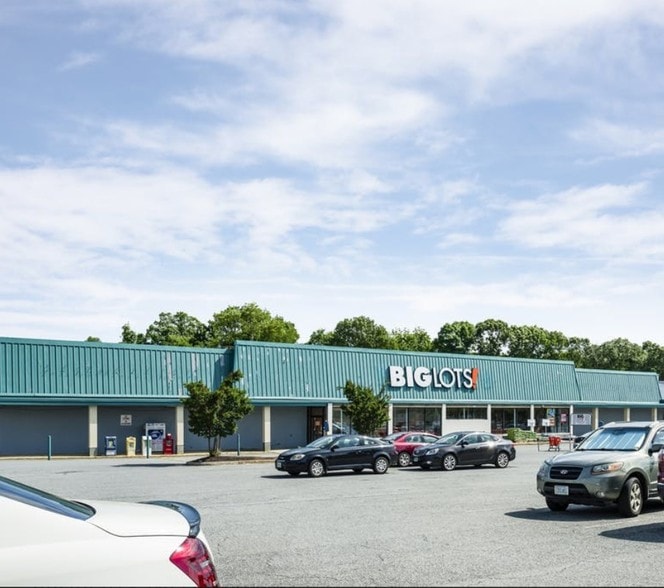 111 Seminole Plz, Madison Heights, VA for sale - Building Photo - Image 3 of 6