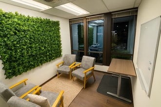 1 Lake Bellevue Dr, Bellevue, WA for lease Interior Photo- Image 1 of 5