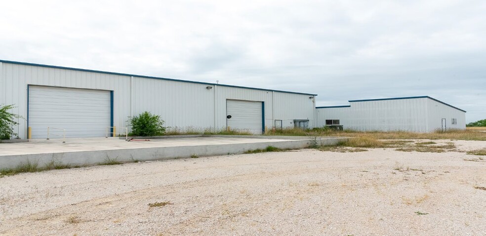 2995 County Road 430, Pleasanton, TX for sale - Building Photo - Image 3 of 11