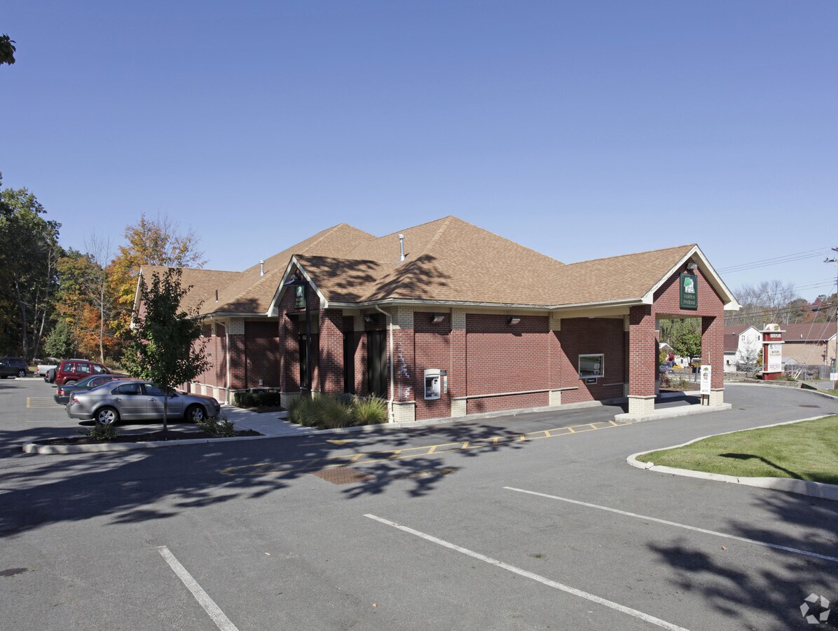 211 S Plank Rd, Newburgh, NY 12550