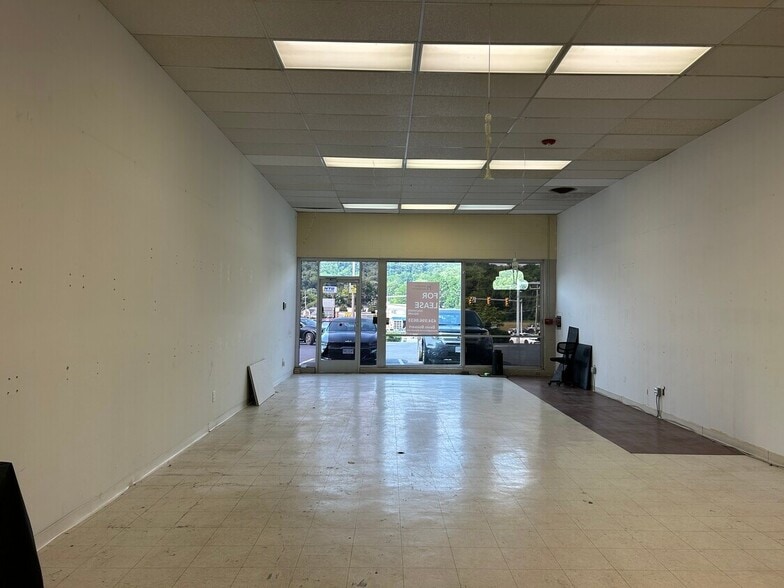 1210 Greenville Ave, Staunton, VA for lease - Interior Photo - Image 3 of 18