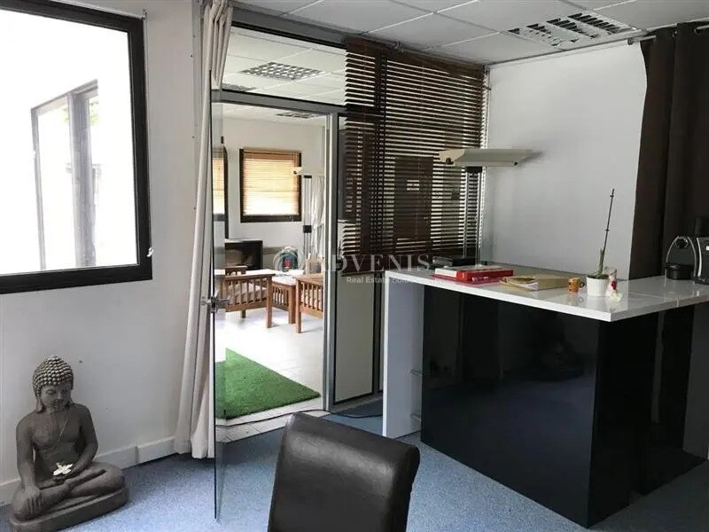 Office in Vendôme for sale Interior Photo- Image 1 of 6