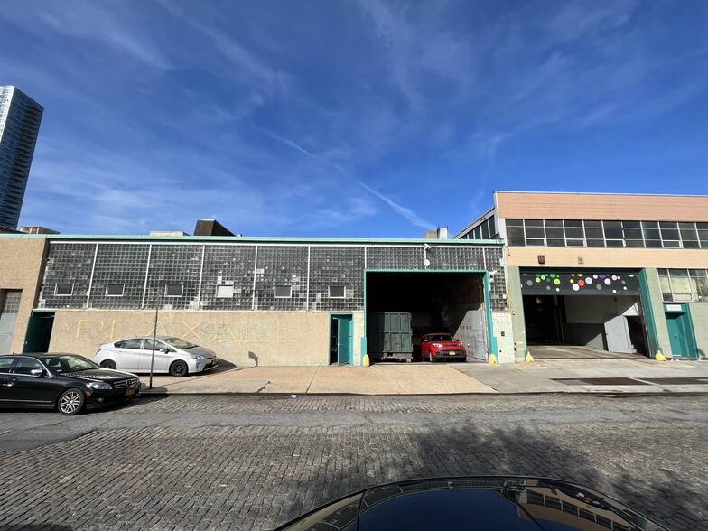 5-46 46th Ave, Long Island City, NY for lease - Building Photo - Image 3 of 4