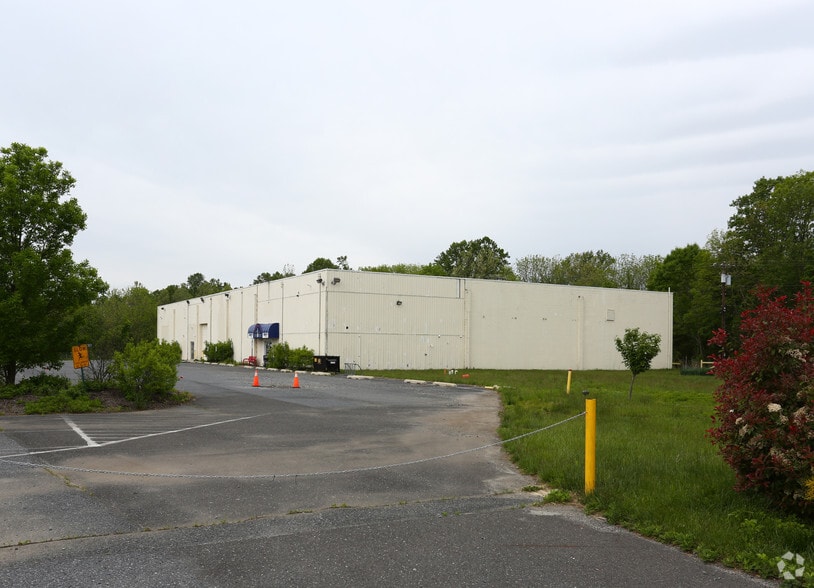 116-124 Sewell Rd portfolio of 2 properties for sale on LoopNet.com - Primary Photo - Image 1 of 2