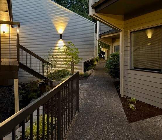 7420 SW Hunziker Rd, Tigard, OR for sale - Building Photo - Image 2 of 15