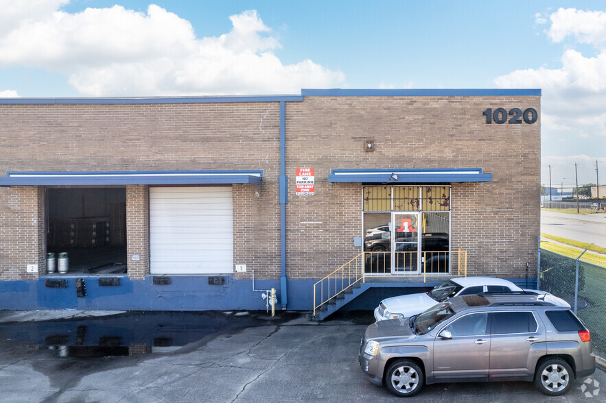 1020-1060 Lockwood Dr, Houston, TX for lease - Building Photo - Image 3 of 6