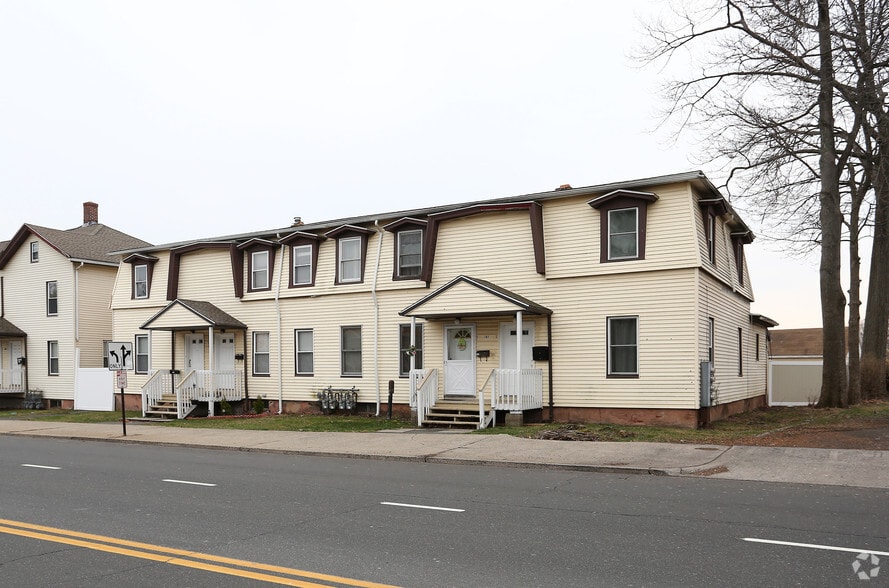 187189 Whiting St, New Britain, CT 06051