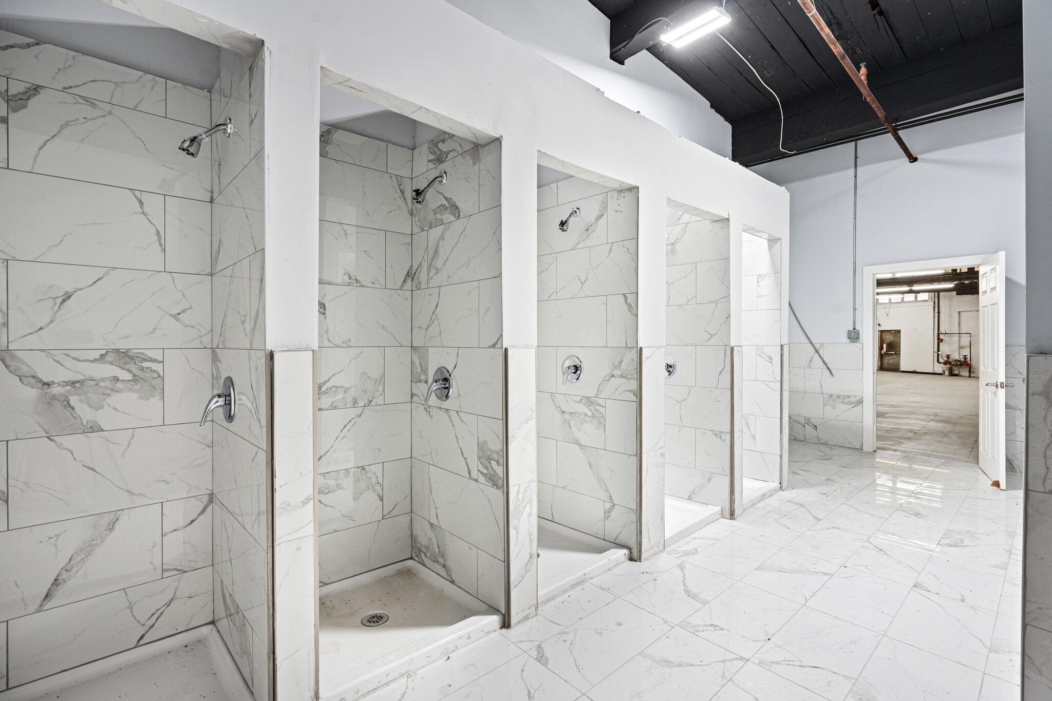 4150 Kensington Ave, Philadelphia, PA for lease Interior Photo- Image 1 of 3