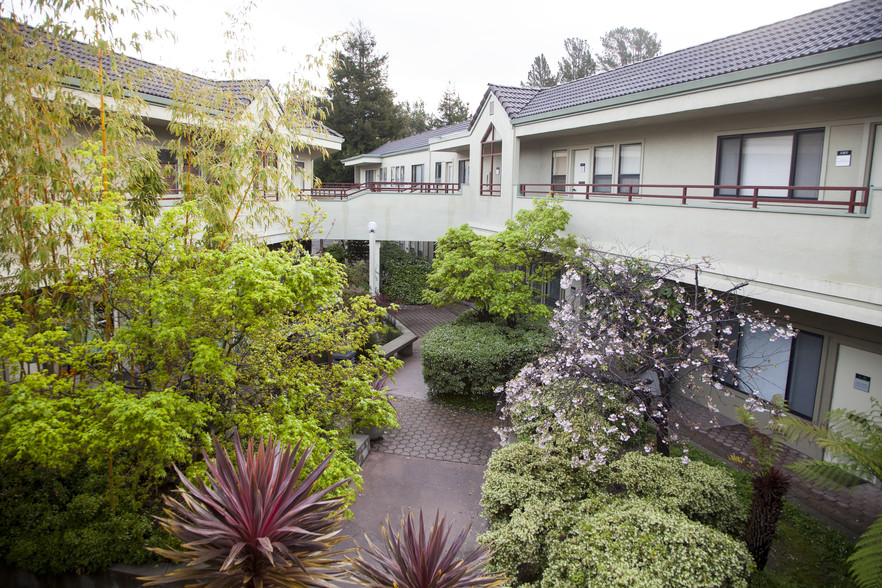 820 Bay Ave, Capitola, CA for lease - Building Photo - Image 1 of 1