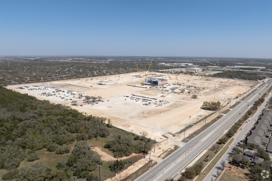 750 E New Hope Dr, Cedar Park, TX for lease - Primary Photo - Image 2 of 4