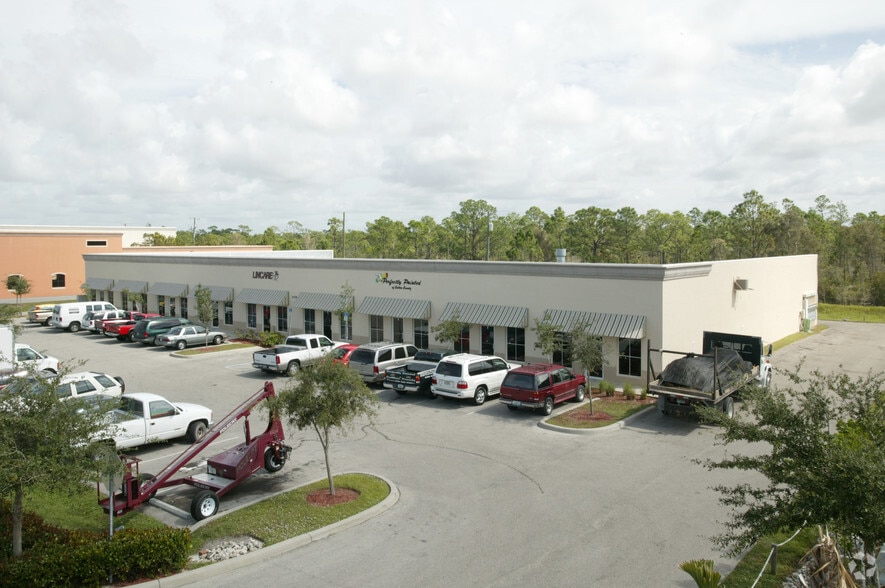 1076 Business Ln, Naples, FL for sale - Building Photo - Image 3 of 44