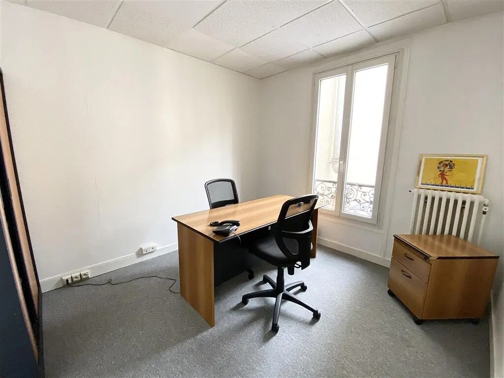 Office in Paris for lease Building Photo- Image 1 of 7