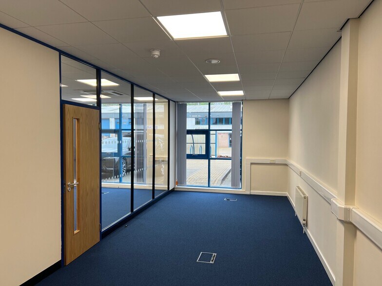 Lower Farm Rd, Northampton for lease - Building Photo - Image 2 of 9