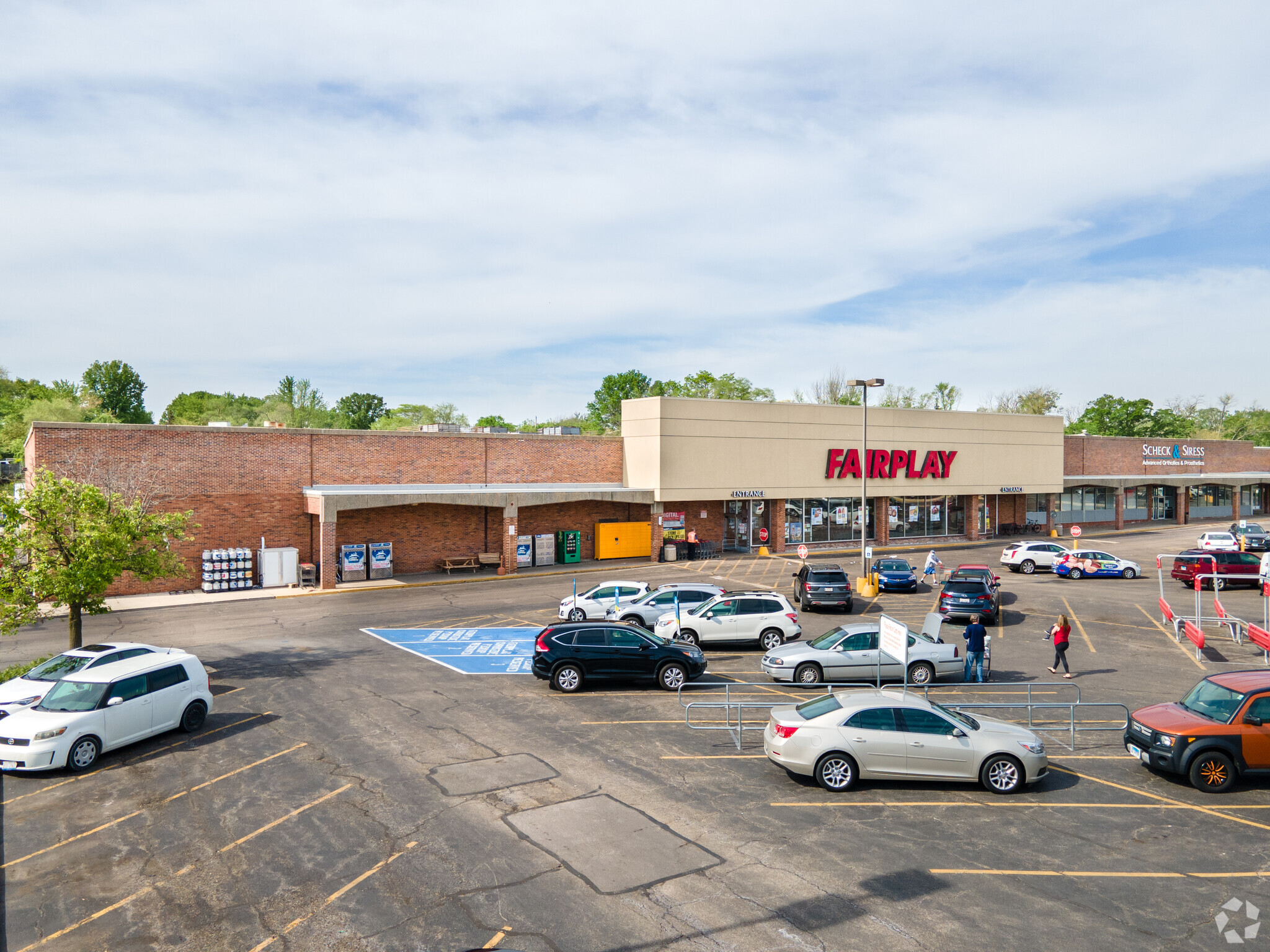 8601-8729 W 95th St, Hickory Hills, IL for lease Building Photo- Image 1 of 9