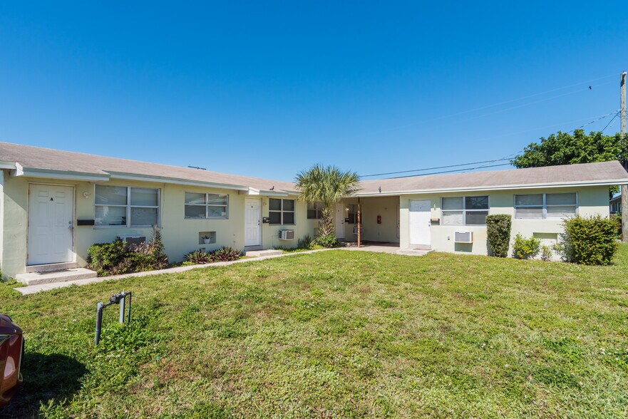 7613 Venetian St, Miramar, FL for sale - Primary Photo - Image 1 of 1