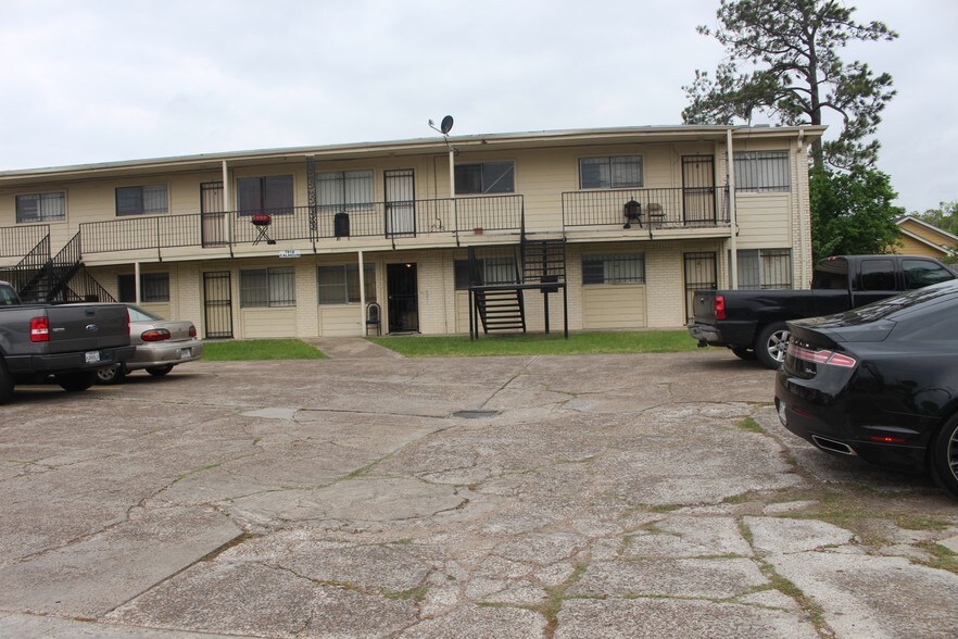 7820 Calhoun Rd, Houston, TX for sale - Building Photo - Image 2 of 9