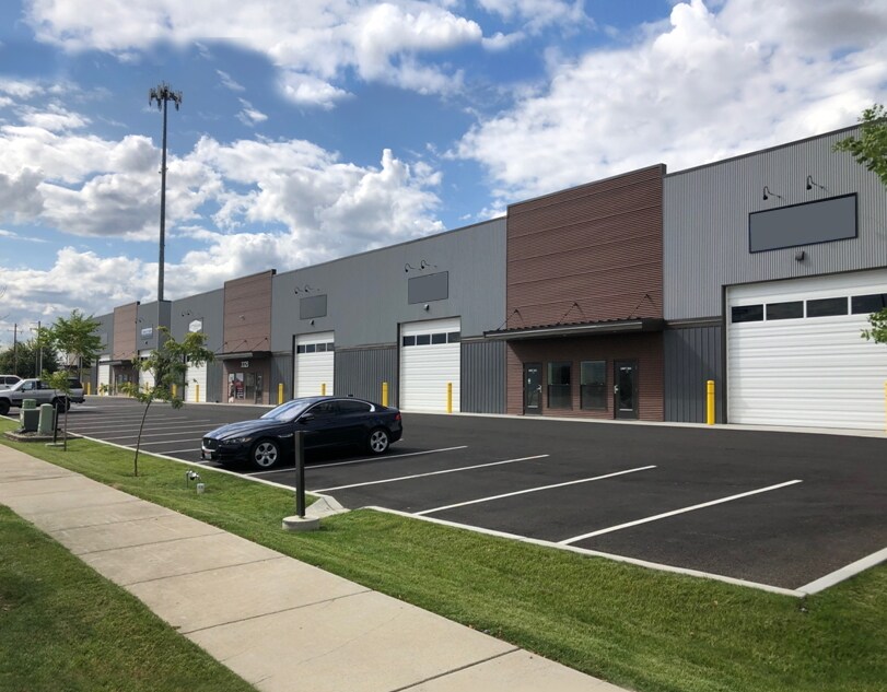 3325 E Quad Park Ct, Post Falls, ID for lease Primary Photo- Image 1 of 8