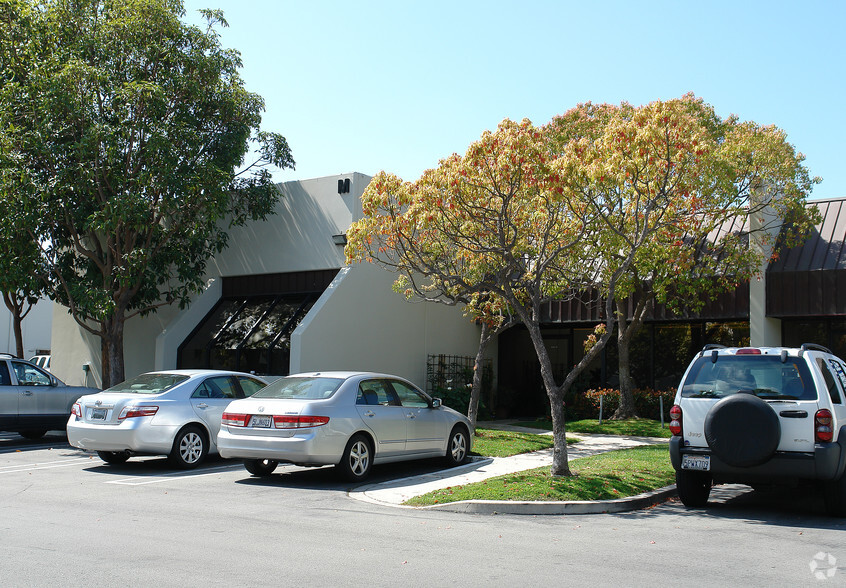 760 W 16th St, Costa Mesa, CA for lease - Building Photo - Image 1 of 9