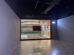 Retail in Barberà del Vallès, Barcelona for lease Interior Photo- Image 2 of 5