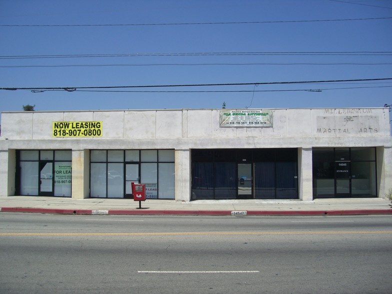 14545-14551 Vanowen St, Van Nuys, CA for lease - Building Photo - Image 2 of 3