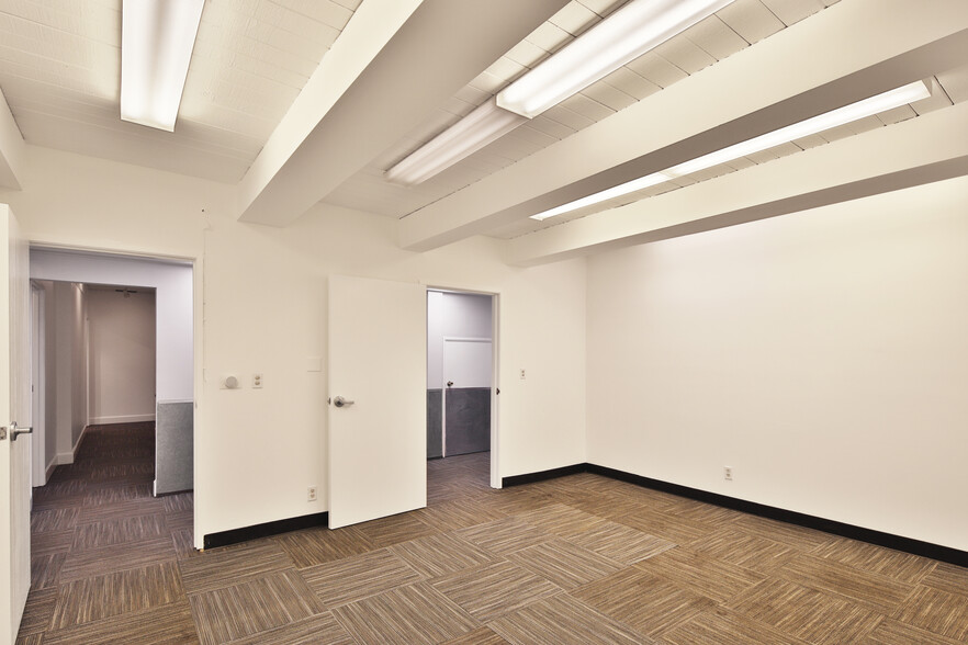 6910-6912 Santa Monica Blvd, Los Angeles, CA for lease - Interior Photo - Image 3 of 8