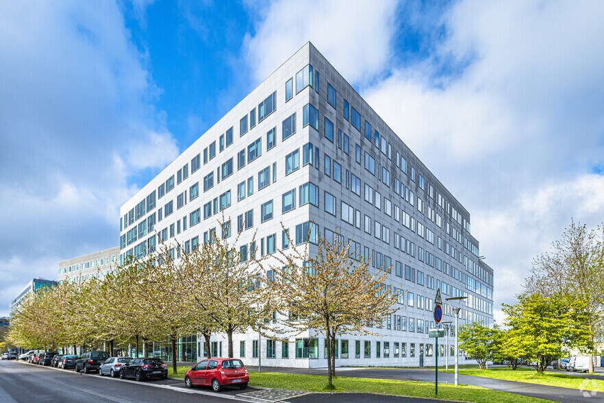 Office in Noisy-le-Grand for lease - Building Photo - Image 2 of 3