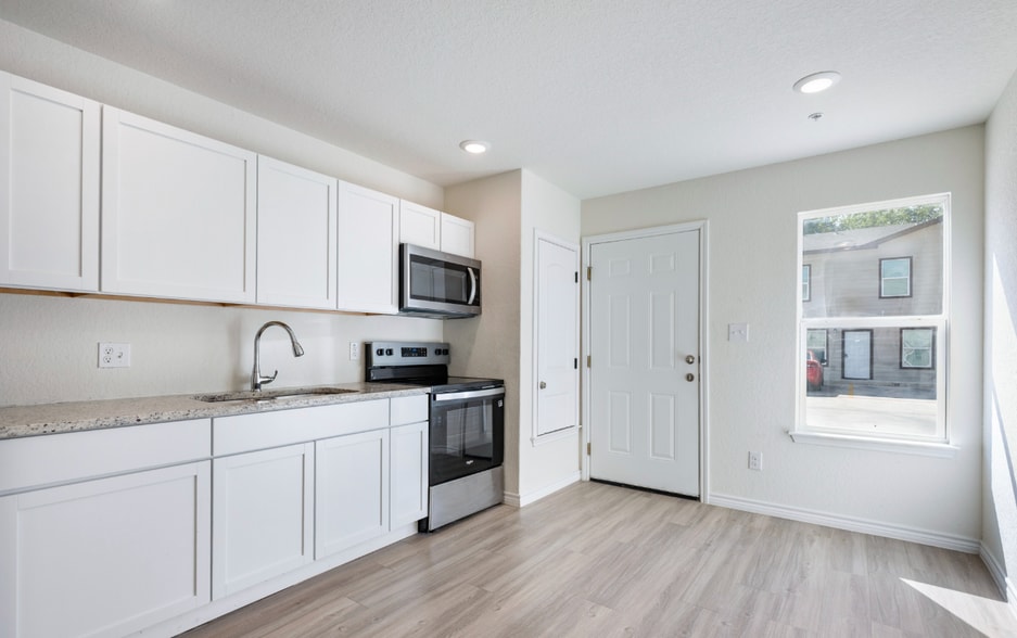 7302 Mary Abbott St, San Antonio, TX for sale - Building Photo - Image 3 of 17