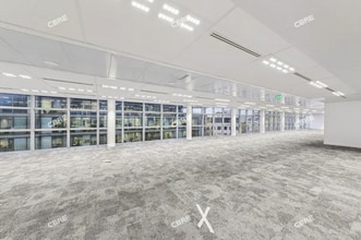 9 Rue Maurice Mallet, Issy-les-Moulineaux for lease Interior Photo- Image 1 of 10