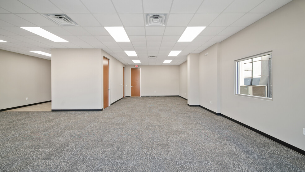 6351 Theall Rd, Houston, TX for lease - Building Photo - Image 3 of 14