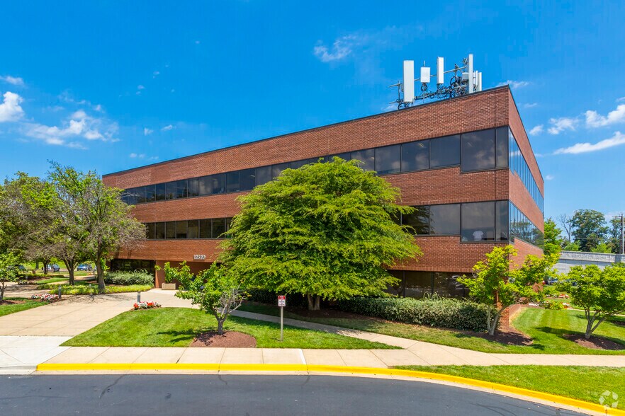 12520 Prosperity Dr, Silver Spring, MD 20904