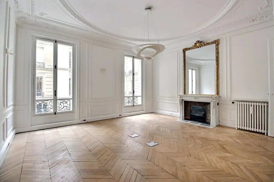 Rue Du Faubourg Saint-Honoré, Paris for lease - Interior Photo - Image 1 of 9