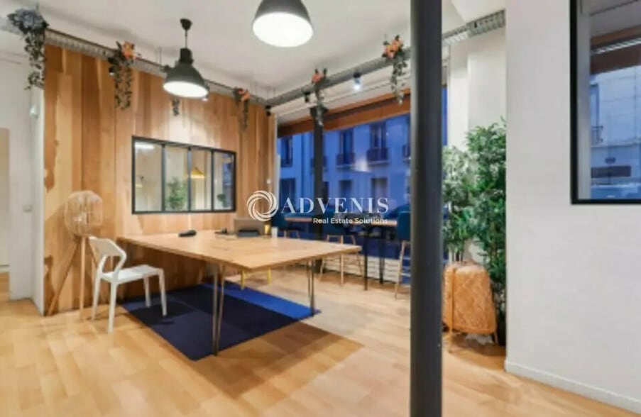 Office in Paris for lease - Interior Photo - Image 3 of 9