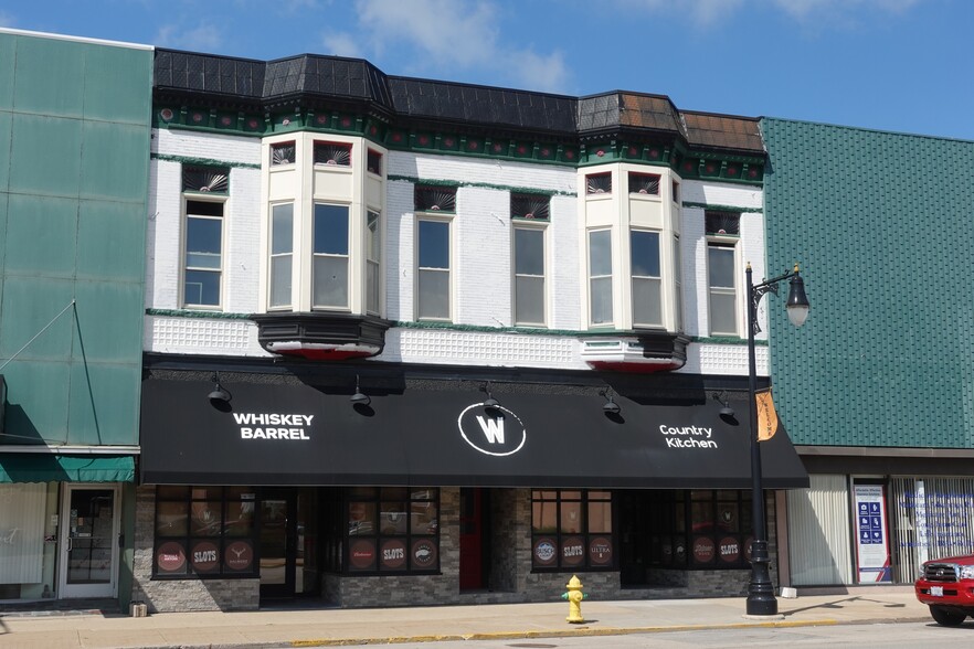 325-329 E Main St, Galesburg, IL for sale - Primary Photo - Image 1 of 1