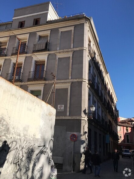 Calle del Almendro, 4, Madrid, Madrid for lease - Building Photo - Image 2 of 3