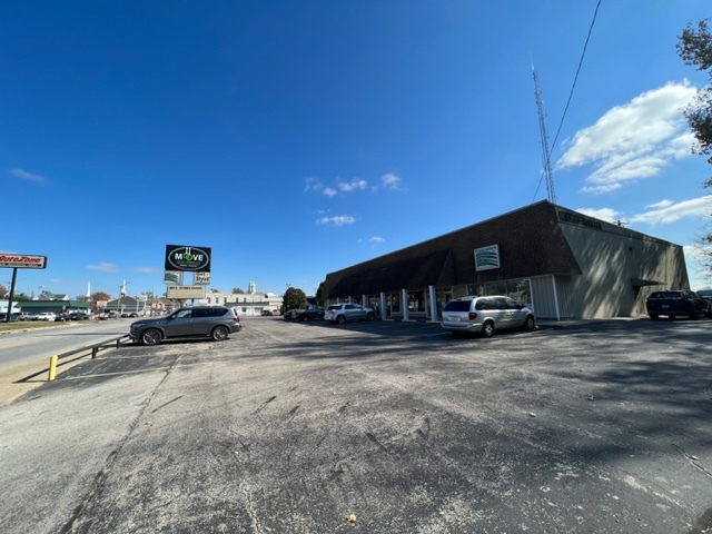 300 W 4th St, Mount Vernon, IN for lease - Building Photo - Image 2 of 10