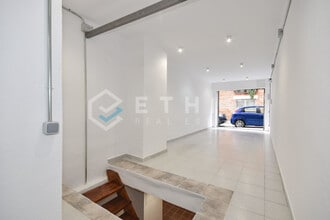 Retail in Barcelona, Barcelona for lease Interior Photo- Image 2 of 7