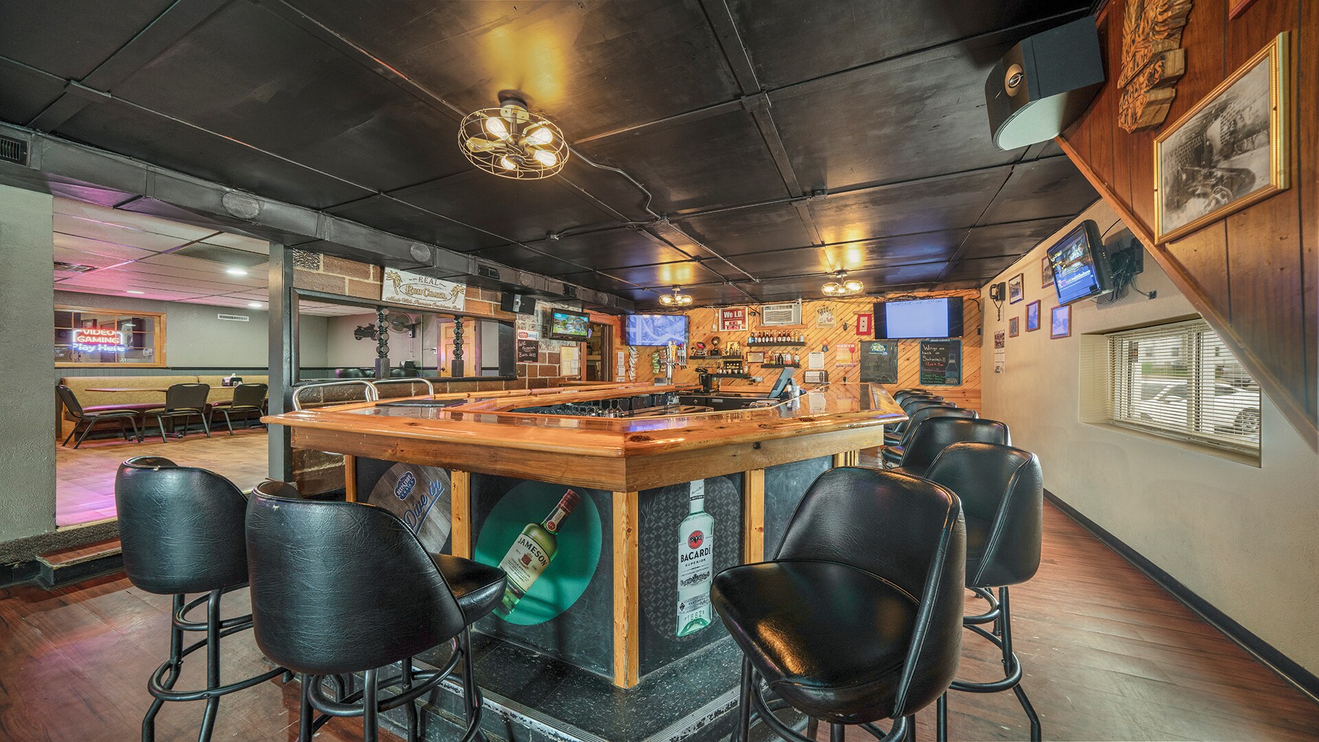 504 N Stanton St, Davis, IL 61019 The Real McCoy's