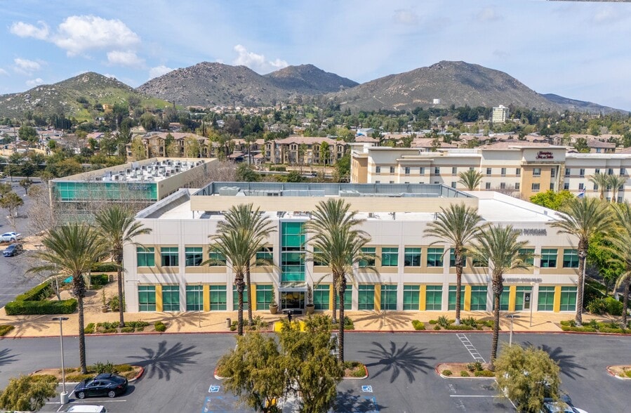 4244 Riverwalk Pky, Riverside, CA for lease - Building Photo - Image 1 of 5