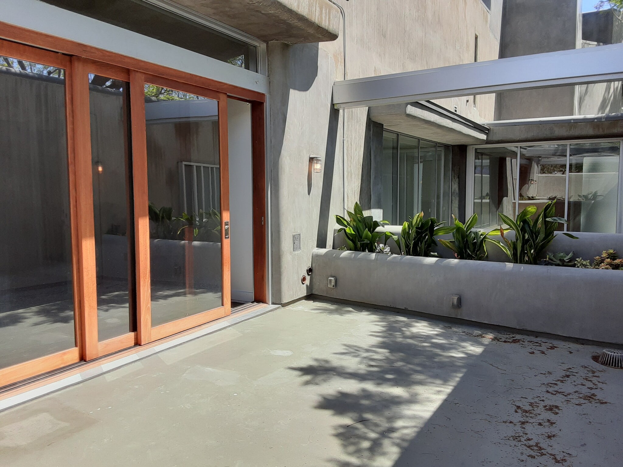 8273-8277 Beverly Blvd, Los Angeles, CA for lease Interior Photo- Image 1 of 6