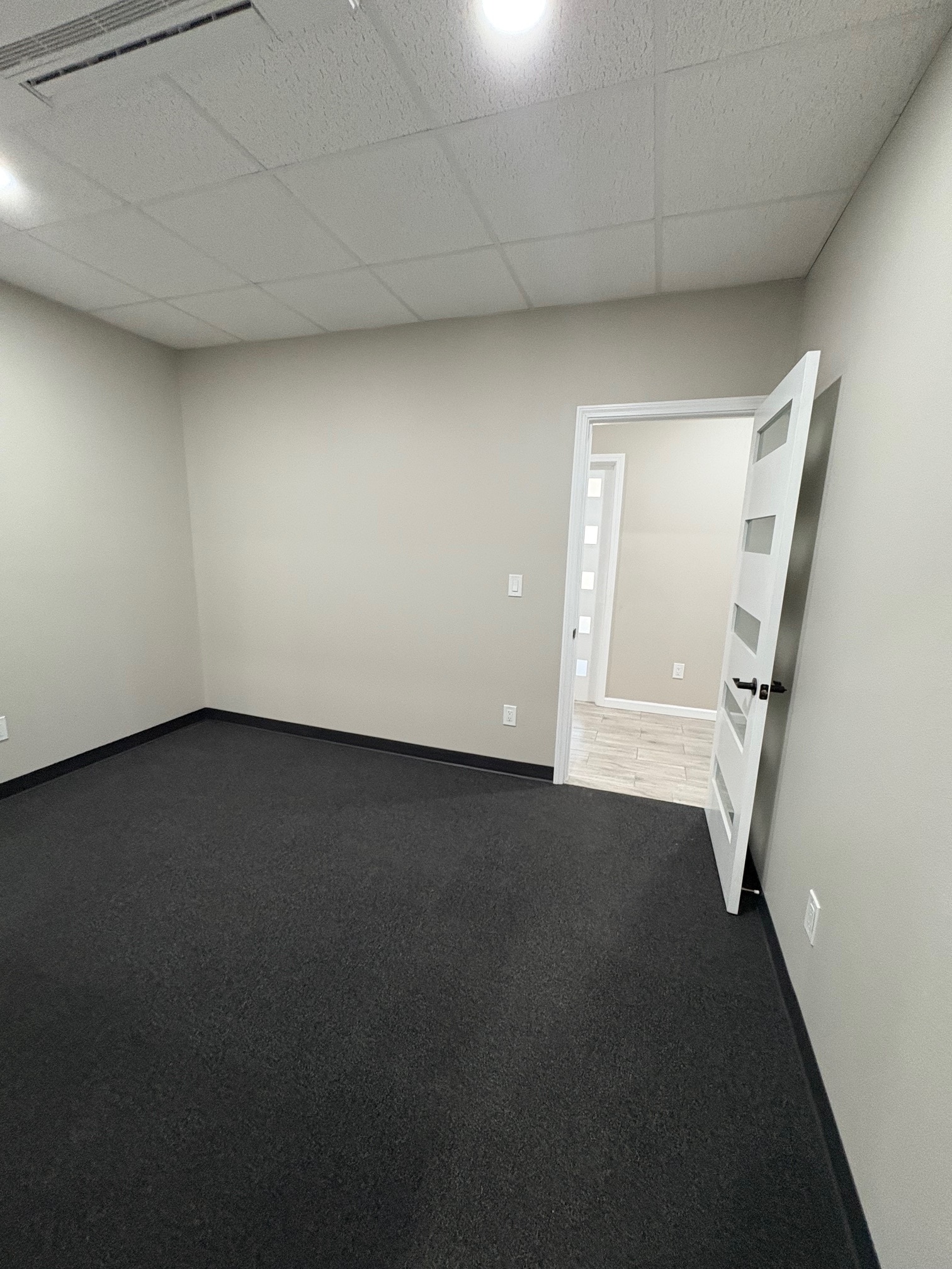 4801 District Blvd, Bakersfield, CA for lease Interior Photo- Image 1 of 4