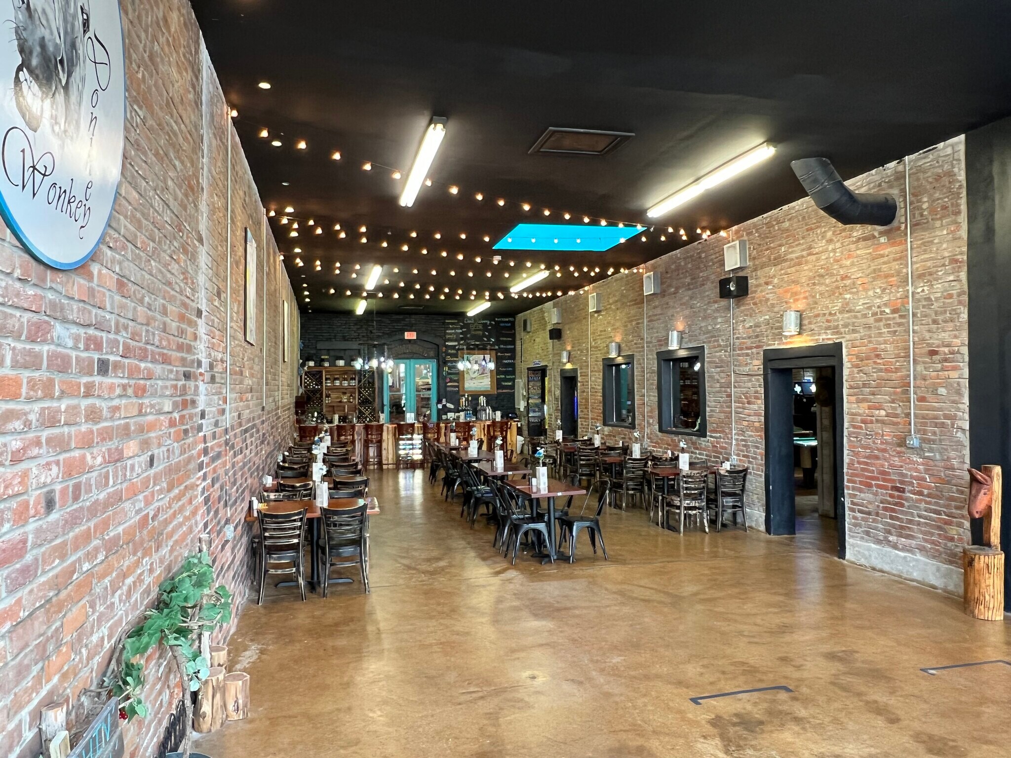 503505 S Main St, Calvert, TX 77837 The Wonkey Donkey