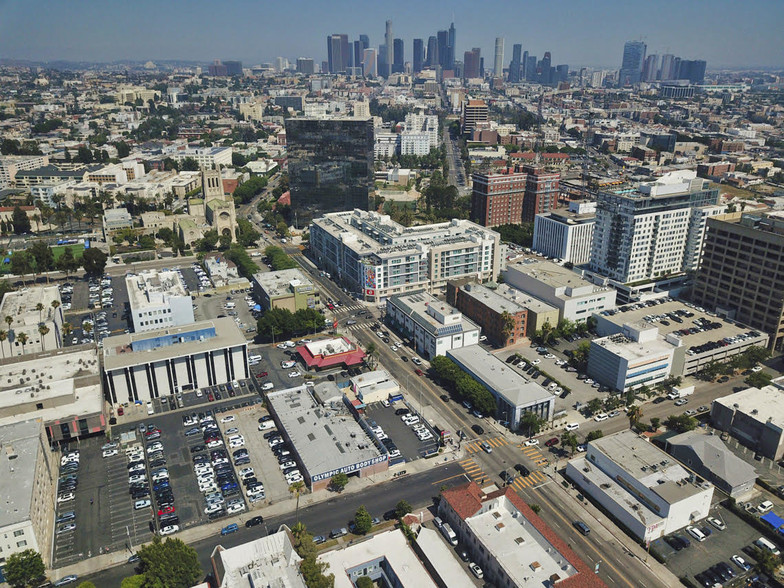 3019 W 6th St, Los Angeles, CA for sale - Primary Photo - Image 1 of 6