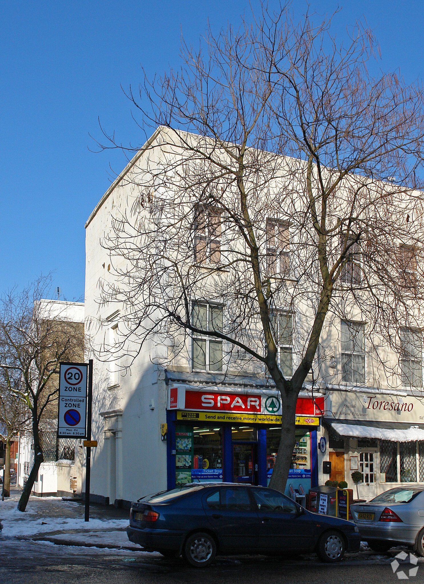 132 Boundary Rd, London for lease Primary Photo- Image 1 of 8