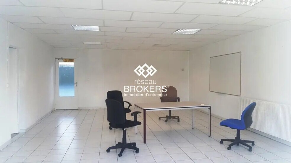 Flex in Romorantin-Lanthenay for lease - Interior Photo - Image 3 of 3