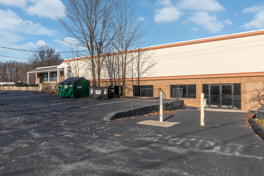 26000 Chardon Rd, Richmond Heights, OH for lease - Building Photo - Image 2 of 7