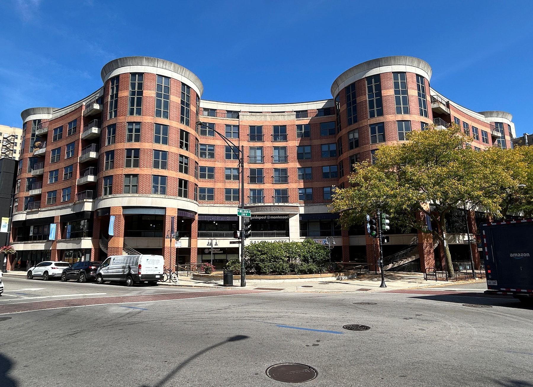 2301 N Clark St, Chicago, IL for lease Building Photo- Image 1 of 8