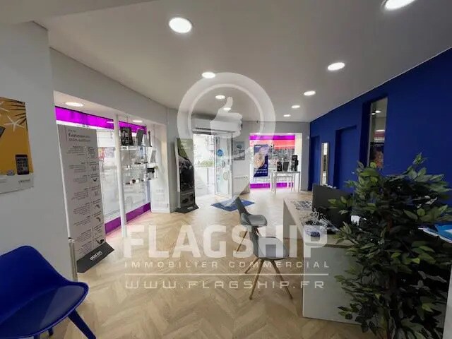Retail in Montreuil for lease - Building Photo - Image 2 of 8