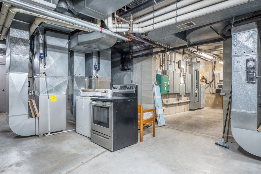 1218 State St, Black Earth, WI for sale - Matterport 3D Scan - Image 3 of 23