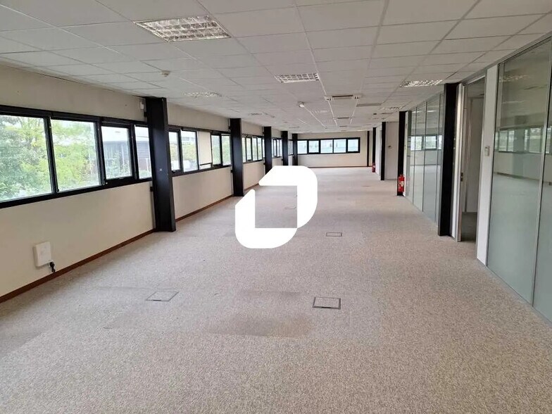 Office in Mérignac for lease - Interior Photo - Image 1 of 6