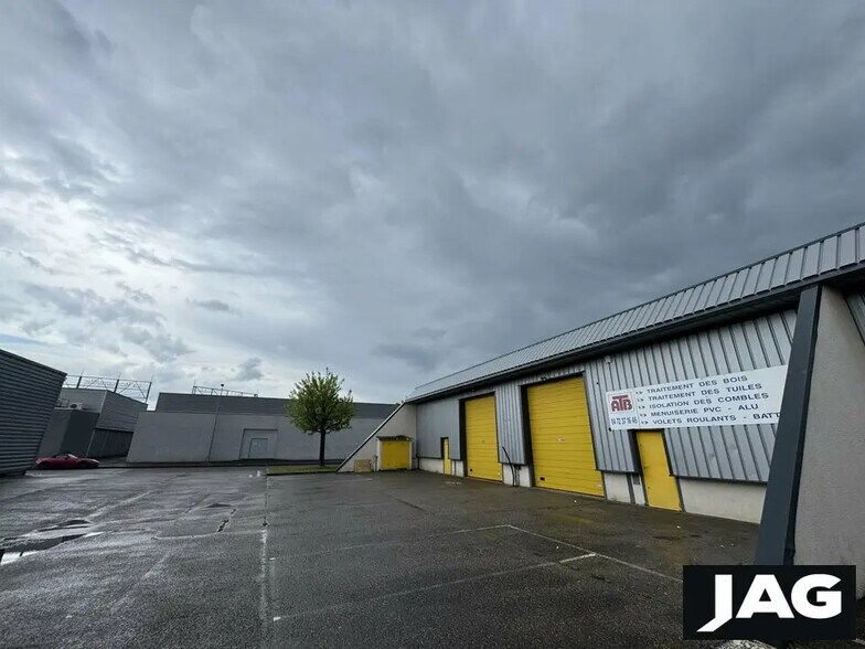 Flex in Vaulx-en-Velin for lease - Building Photo - Image 2 of 5